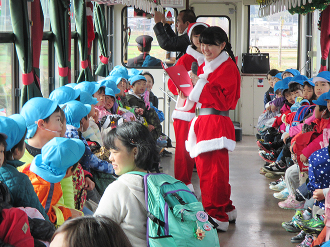 信楽高原鐵道 サンタ列車 信楽高原鐵道 滋賀県のおでかけ 滋賀がもっと好きになる おでかけmoa